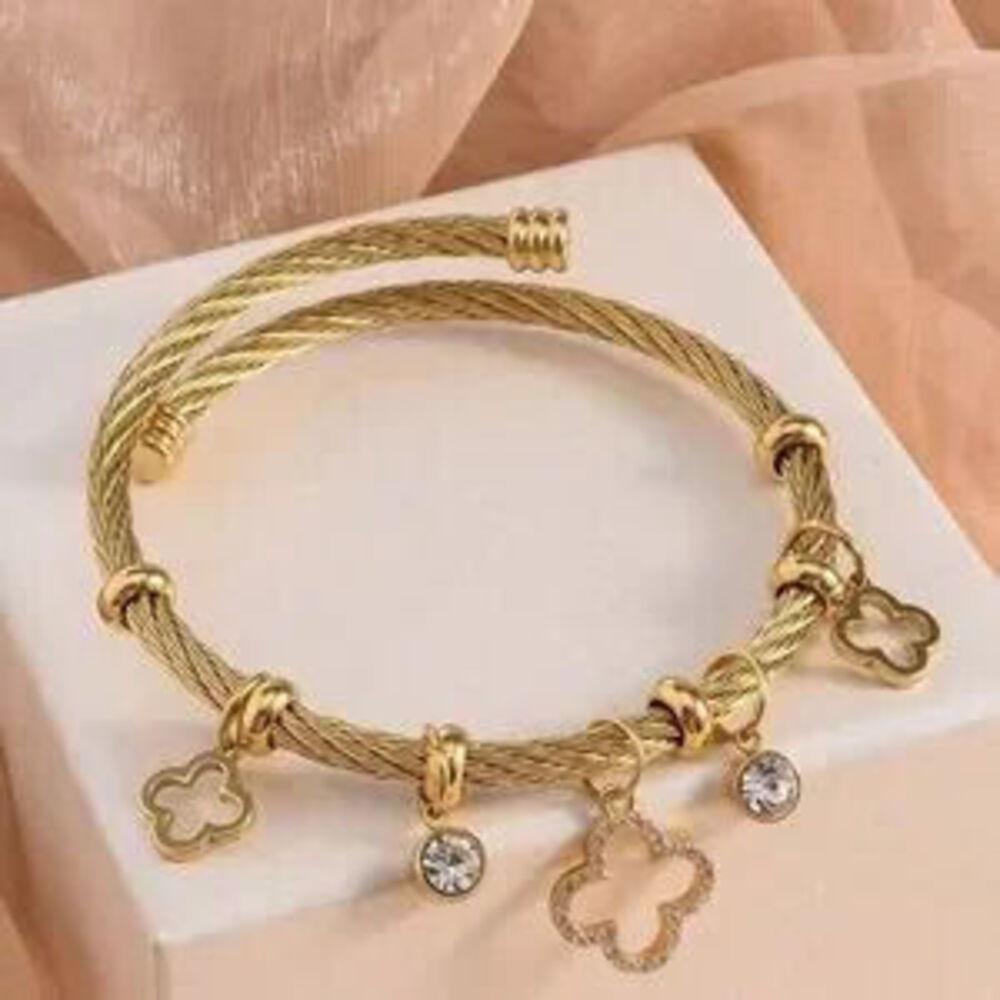 18k Gold Plated Clover Charm Cable Bracelet